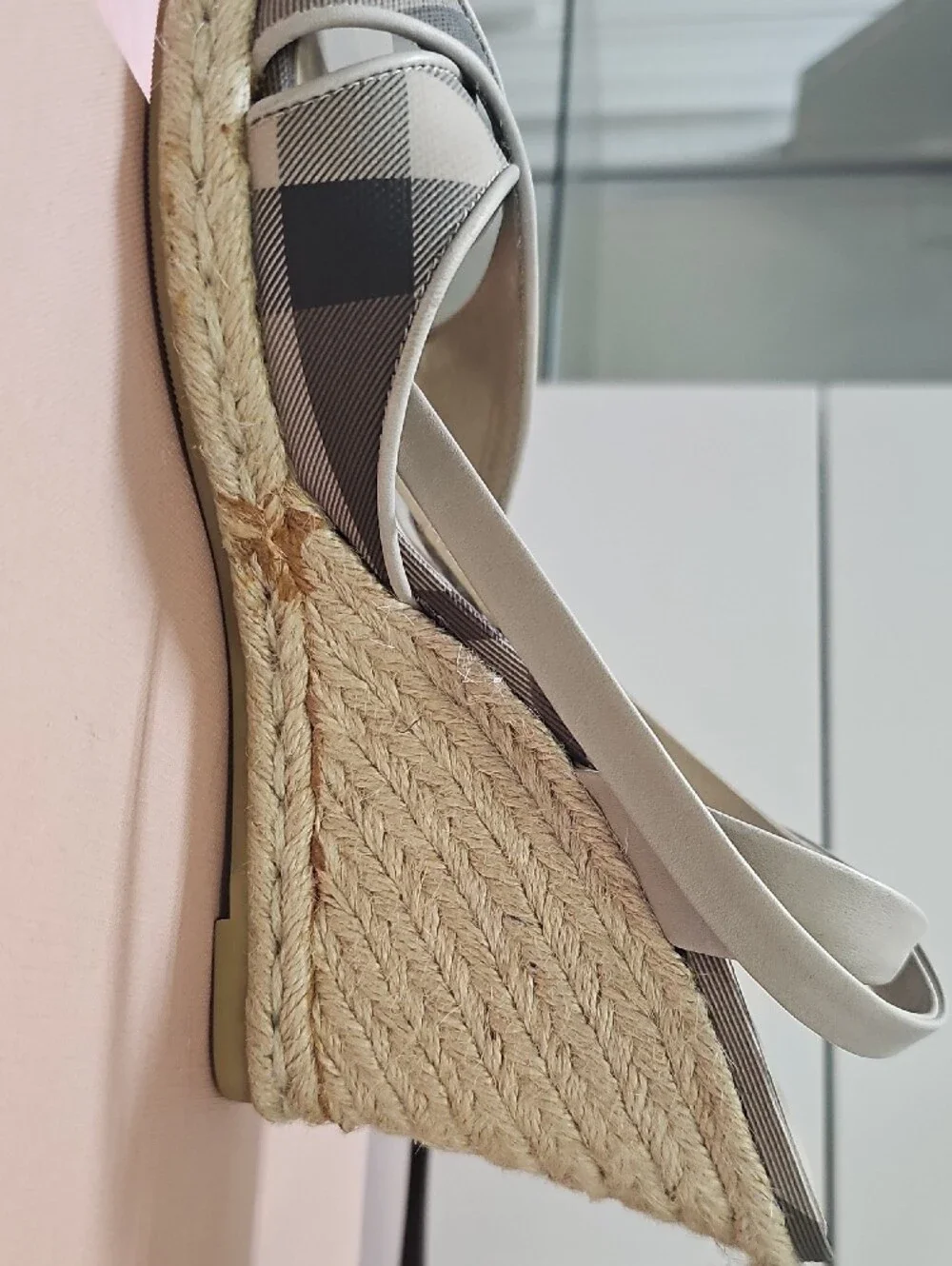 Burberry criss cross